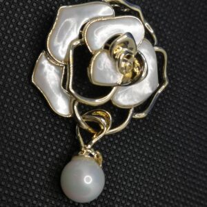 Brooch Camellia Freshwater pearls and Nacre